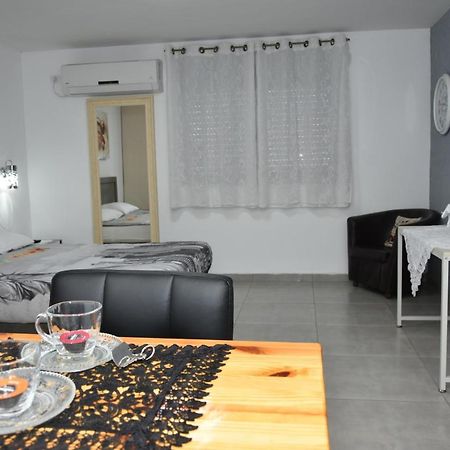 Sweet Dreams Apartment Tiberias Eksteriør billede